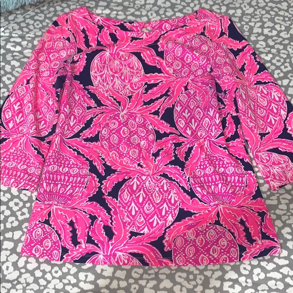 Lilly Pulitzer, quarter sleeve shirt.